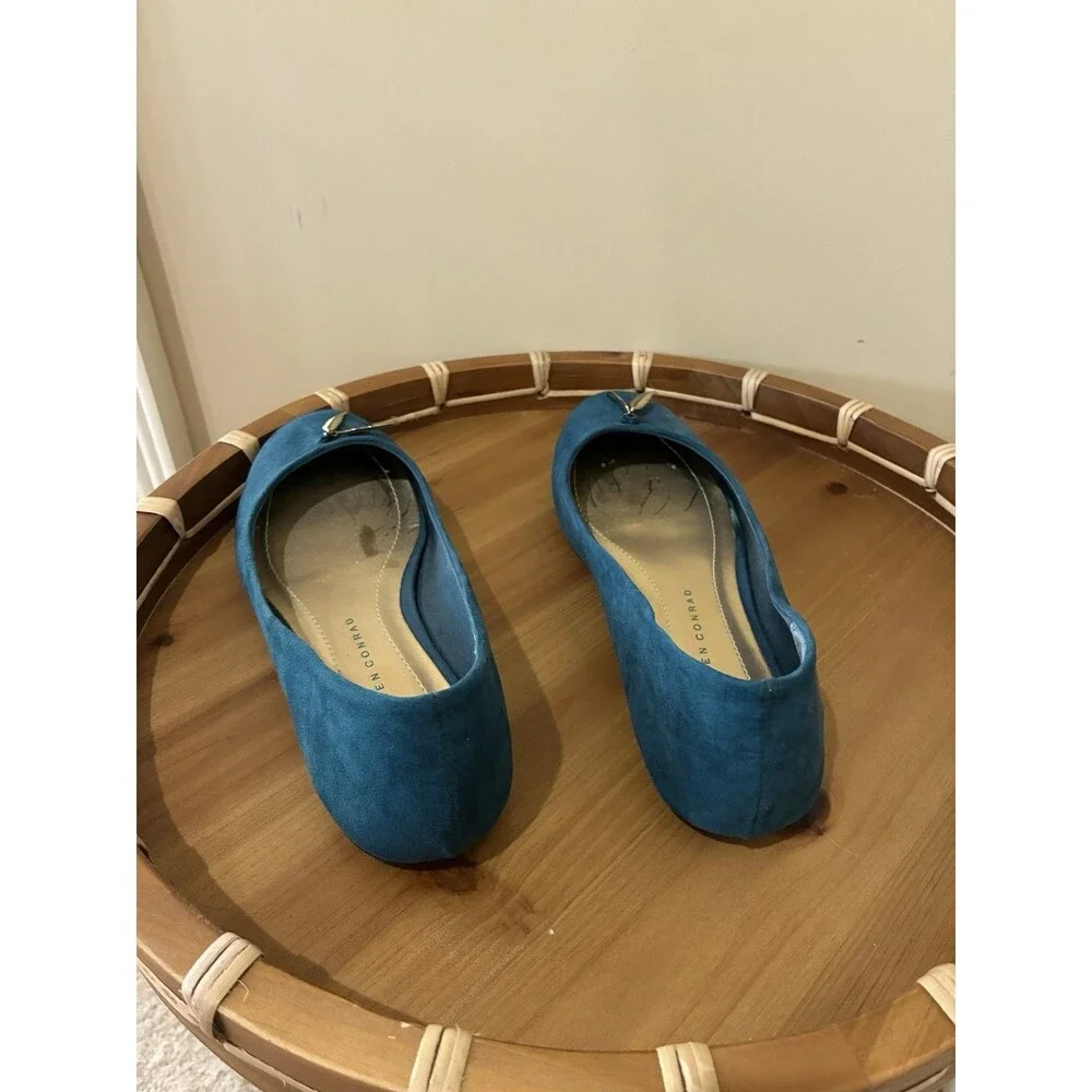 LC Lauren Conrad Ballet Flats size 8M Emerald Green Suede with Leaf Tassels